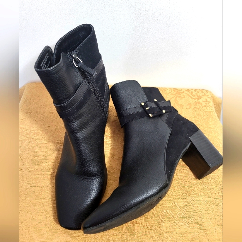 Dress Barn black faux leather and suede heeled boot women's 7 M #1999